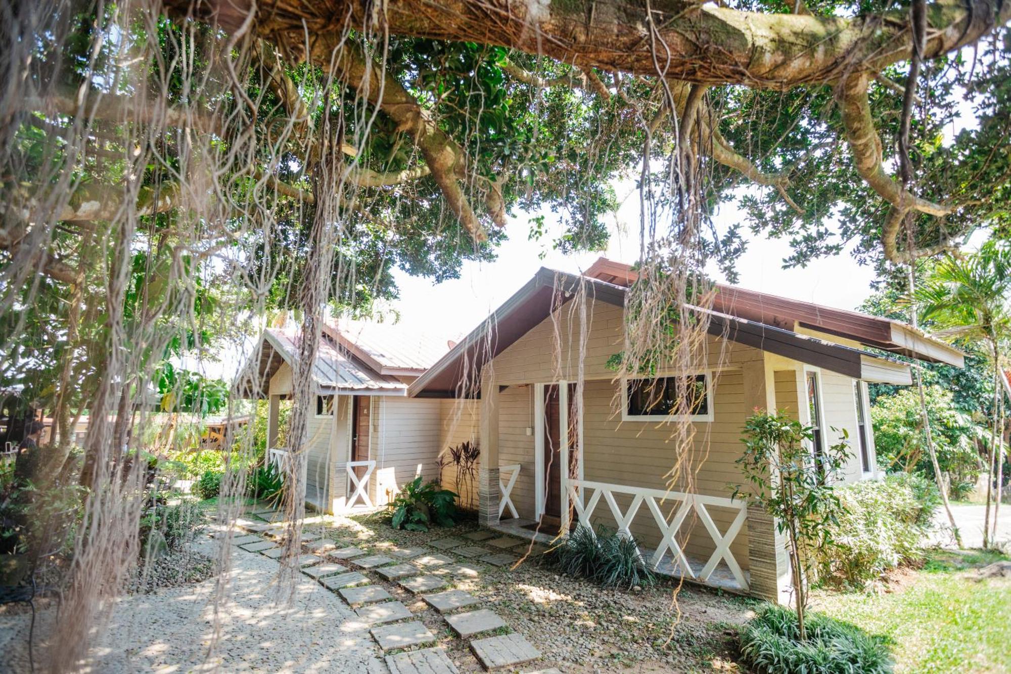 Spacio Caliraya Bed & Breakfast Lumban Екстериор снимка