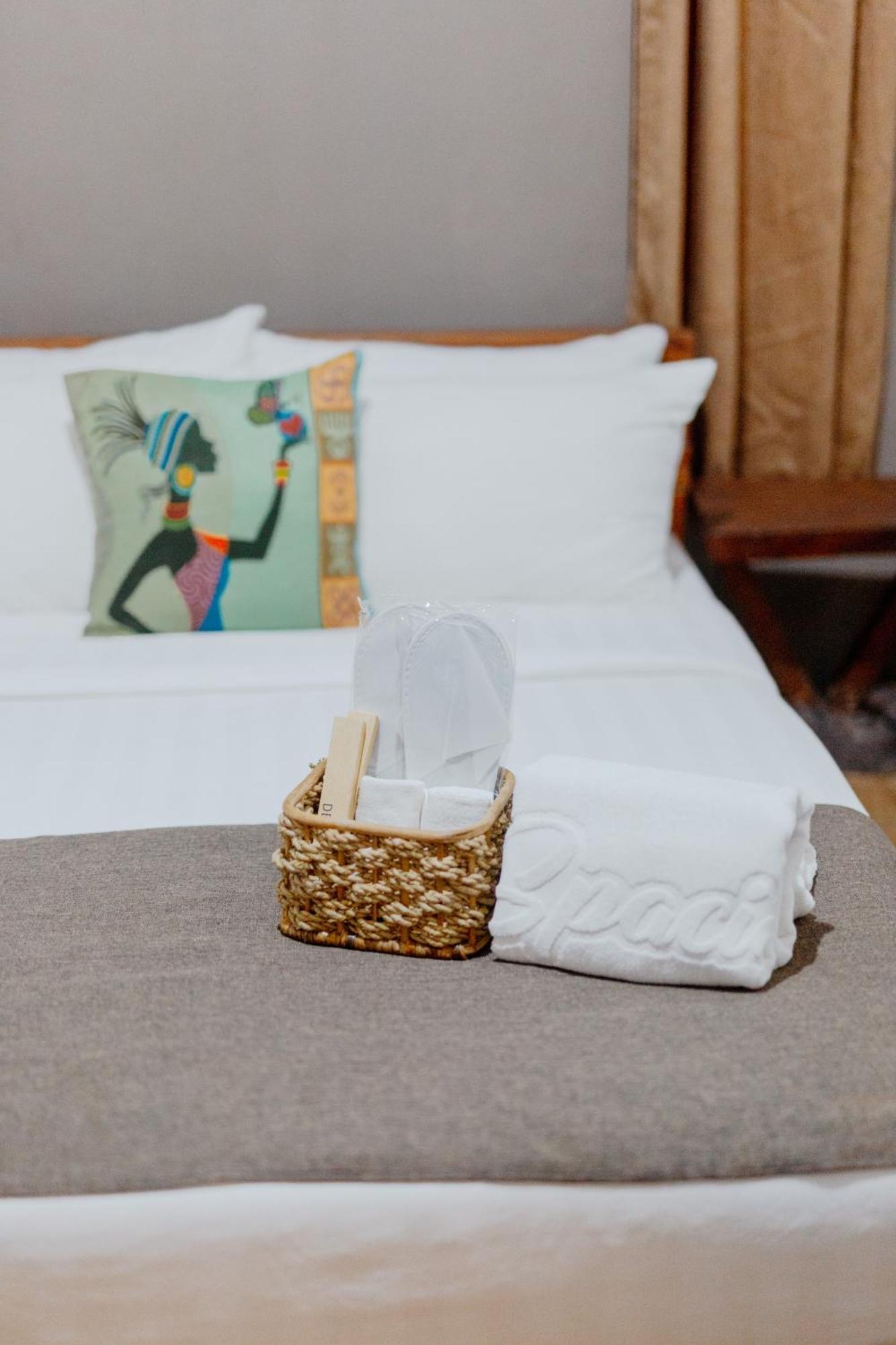 Spacio Caliraya Bed & Breakfast Lumban Екстериор снимка