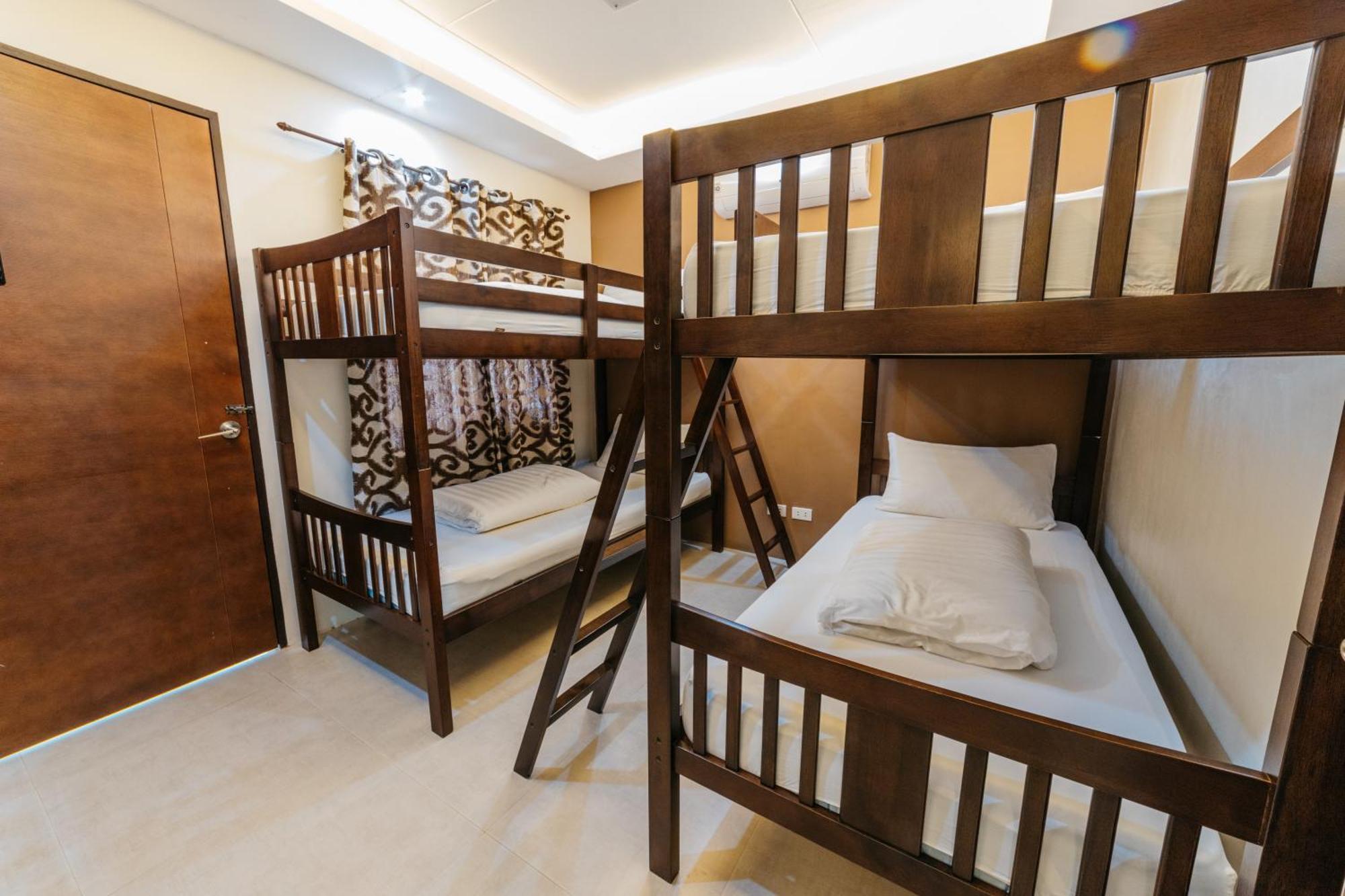 Spacio Caliraya Bed & Breakfast Lumban Екстериор снимка