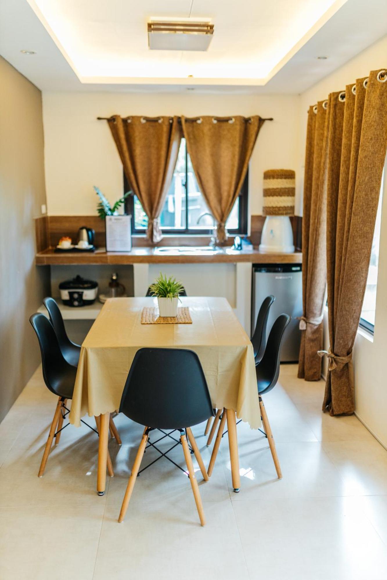 Spacio Caliraya Bed & Breakfast Lumban Екстериор снимка