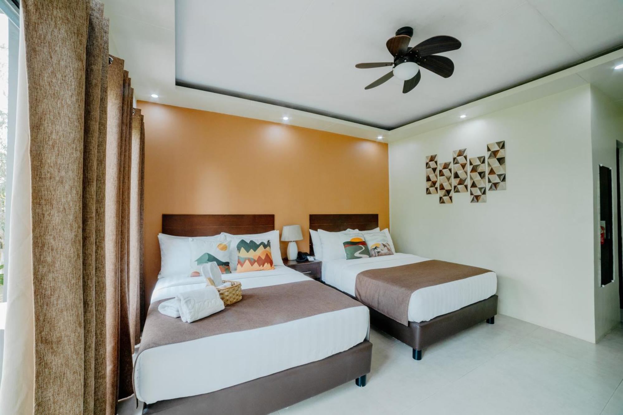Spacio Caliraya Bed & Breakfast Lumban Екстериор снимка