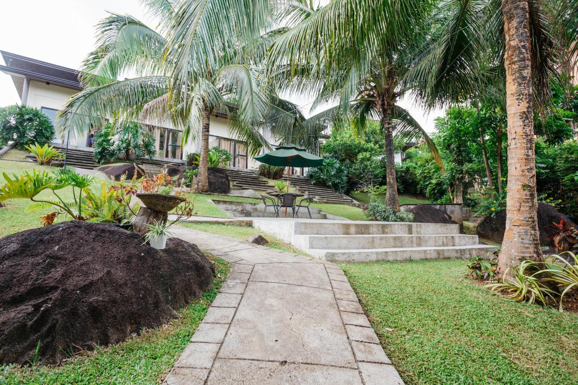 Spacio Caliraya Bed & Breakfast Lumban Екстериор снимка