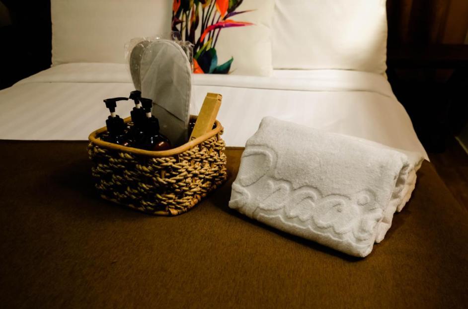 Spacio Caliraya Bed & Breakfast Lumban Екстериор снимка