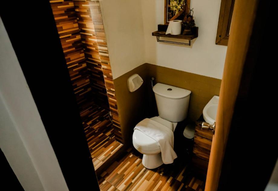 Spacio Caliraya Bed & Breakfast Lumban Екстериор снимка