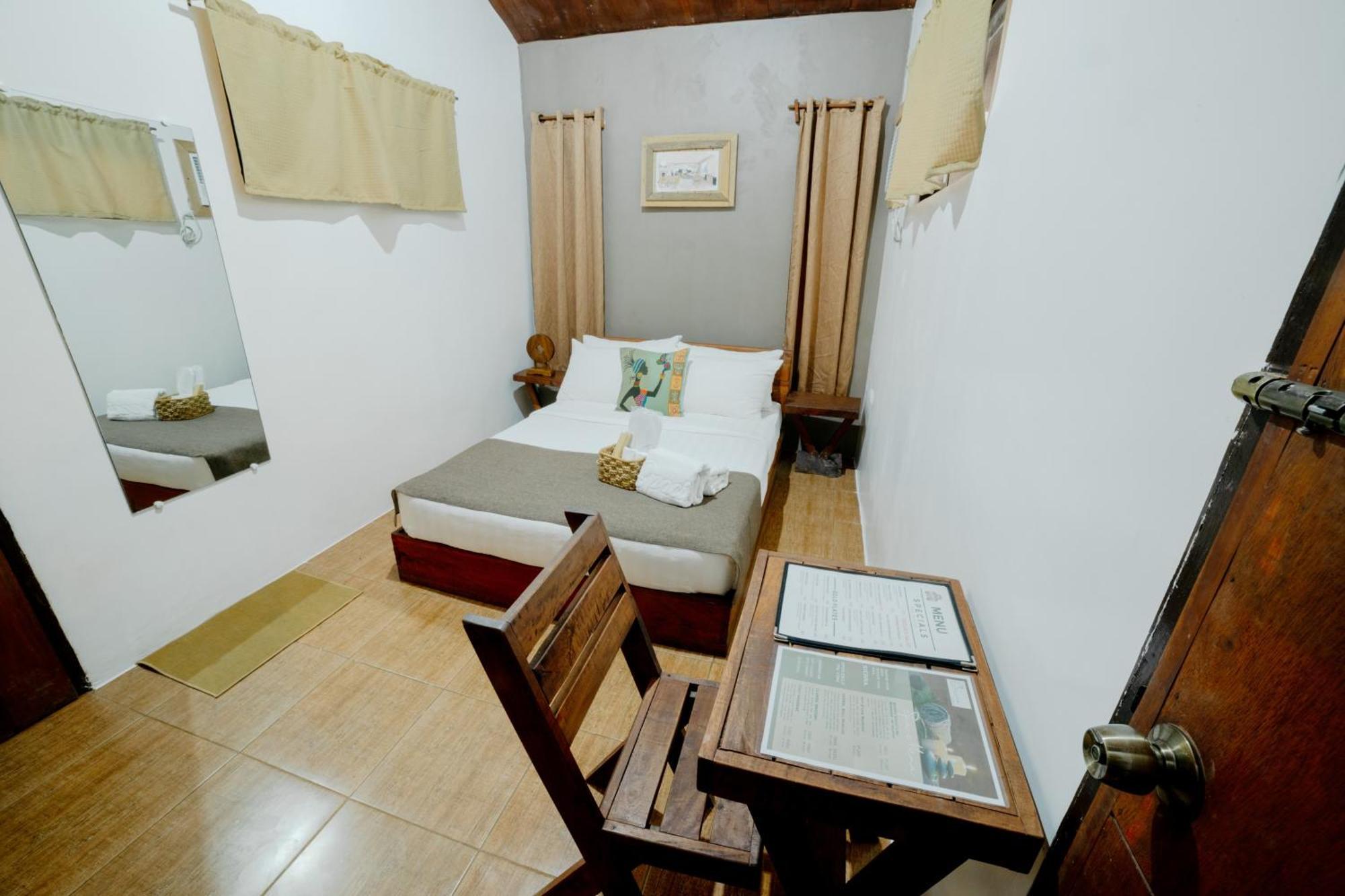 Spacio Caliraya Bed & Breakfast Lumban Екстериор снимка