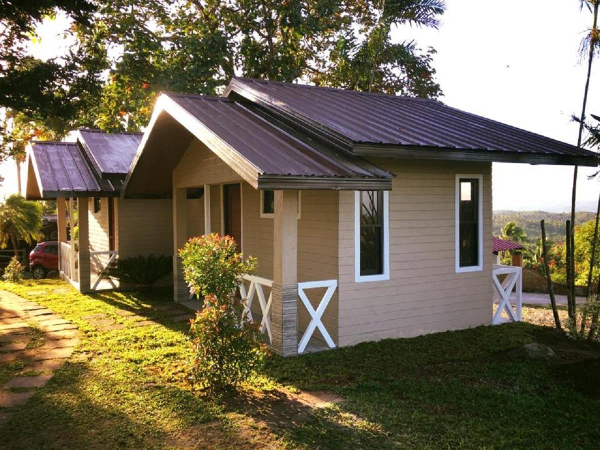 Spacio Caliraya Bed & Breakfast Lumban Екстериор снимка