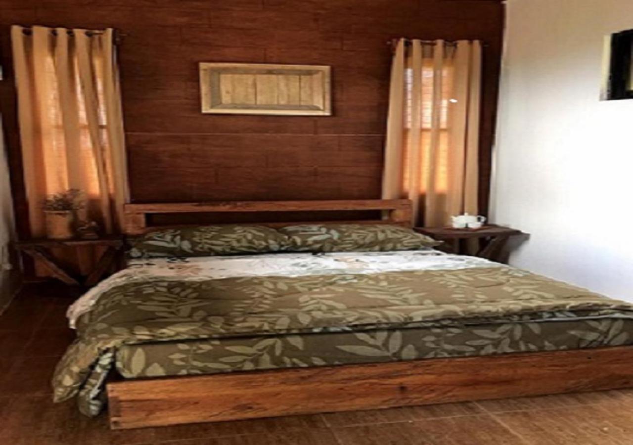Spacio Caliraya Bed & Breakfast Lumban Екстериор снимка