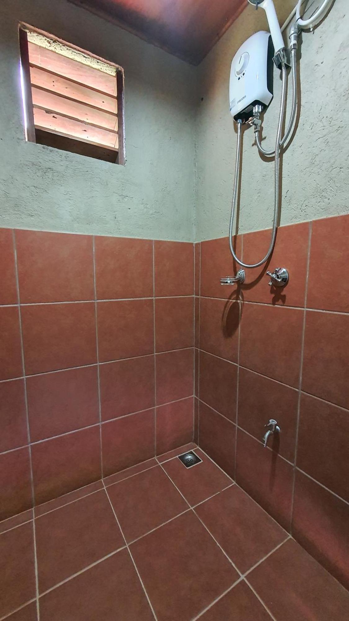 Spacio Caliraya Bed & Breakfast Lumban Екстериор снимка